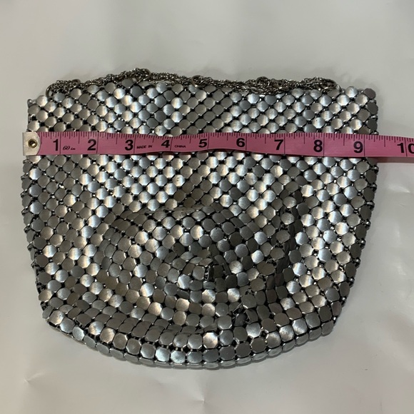 Silver metal chain mail link vintage purse - Picture 6 of 16